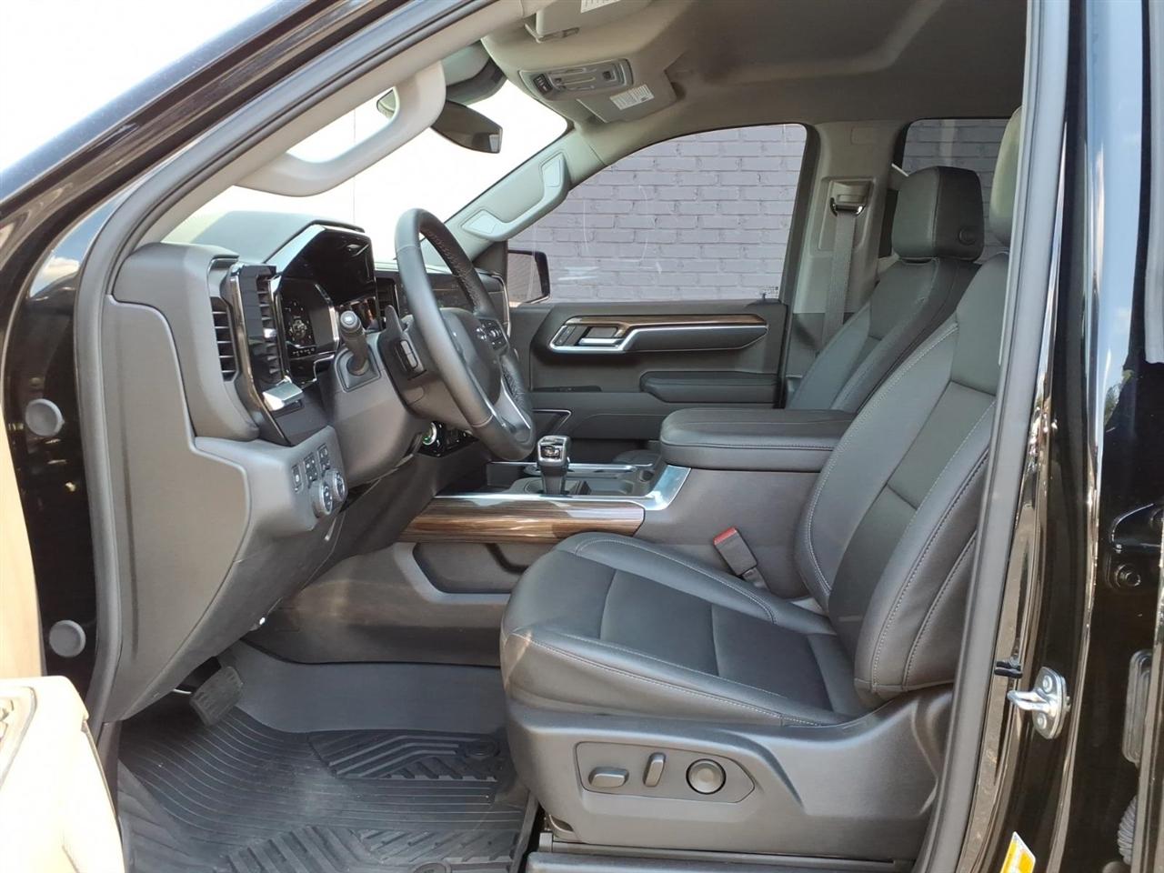 Chevrolet Silverado 1500  2025