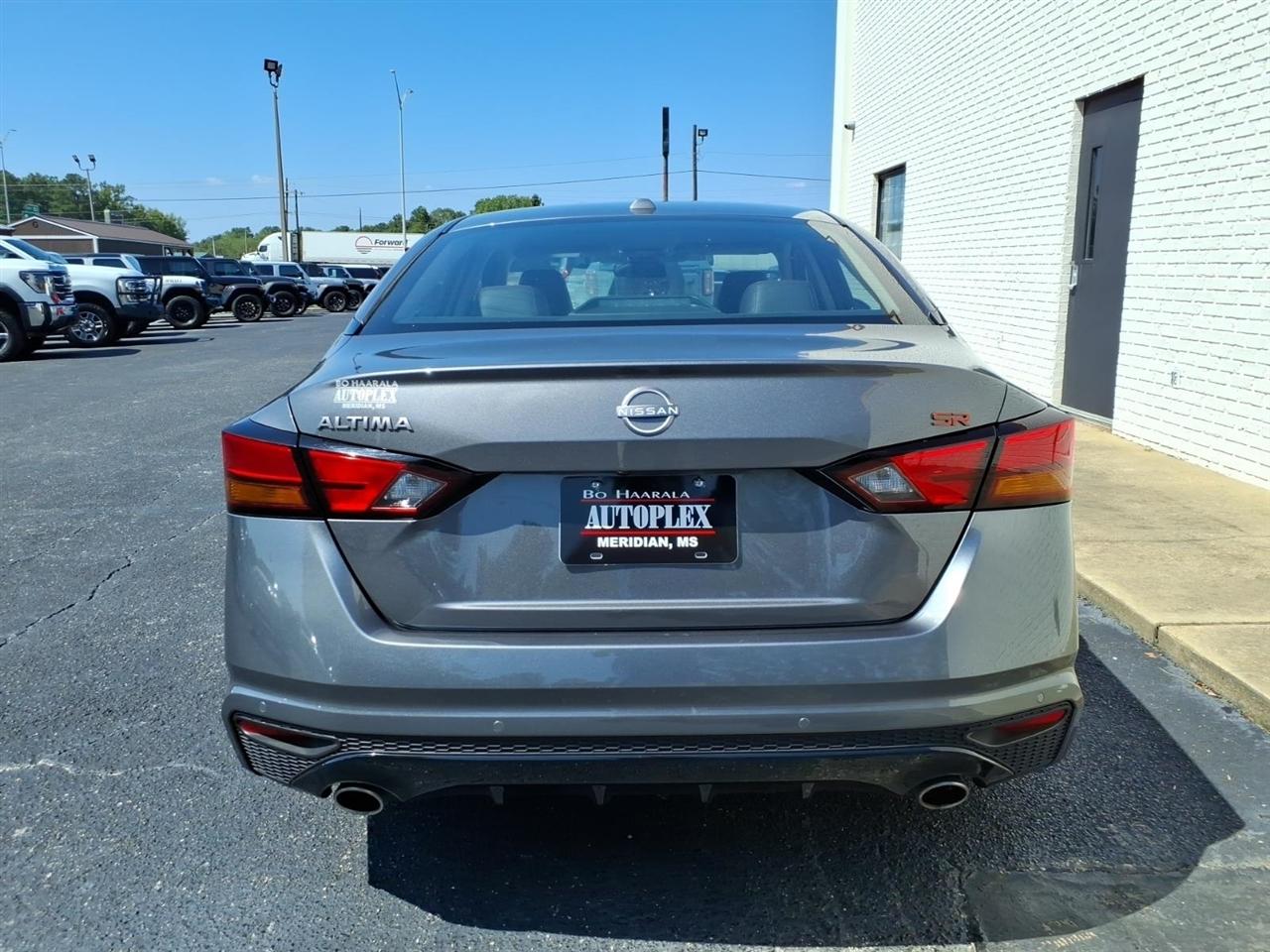 Nissan Altima  2025