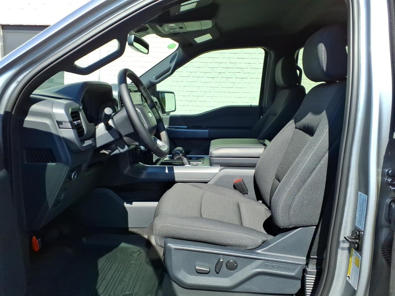 Ford F-150 XLT SuperCrew Short Bed 4WD 2025