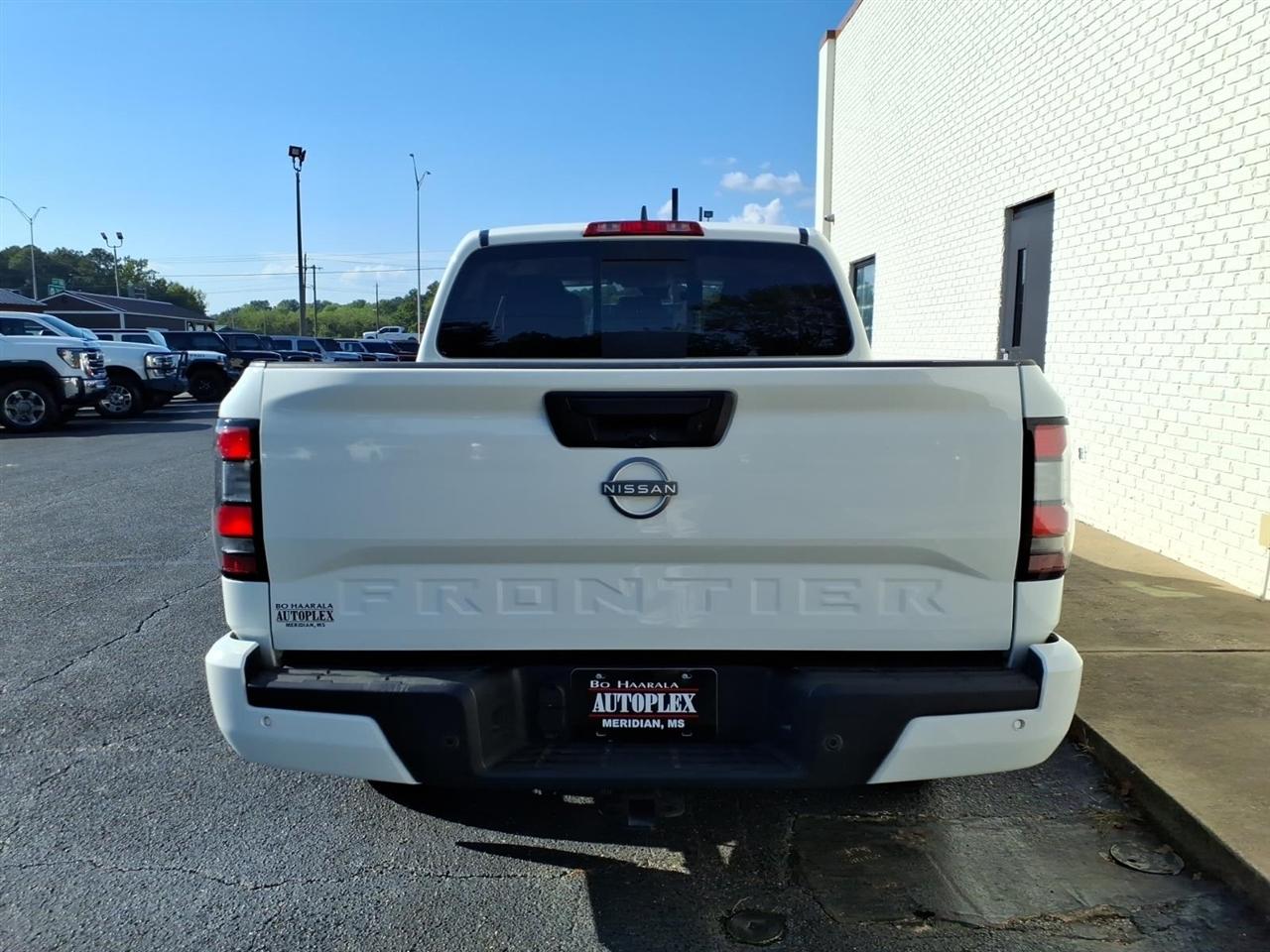 Nissan Frontier  2025