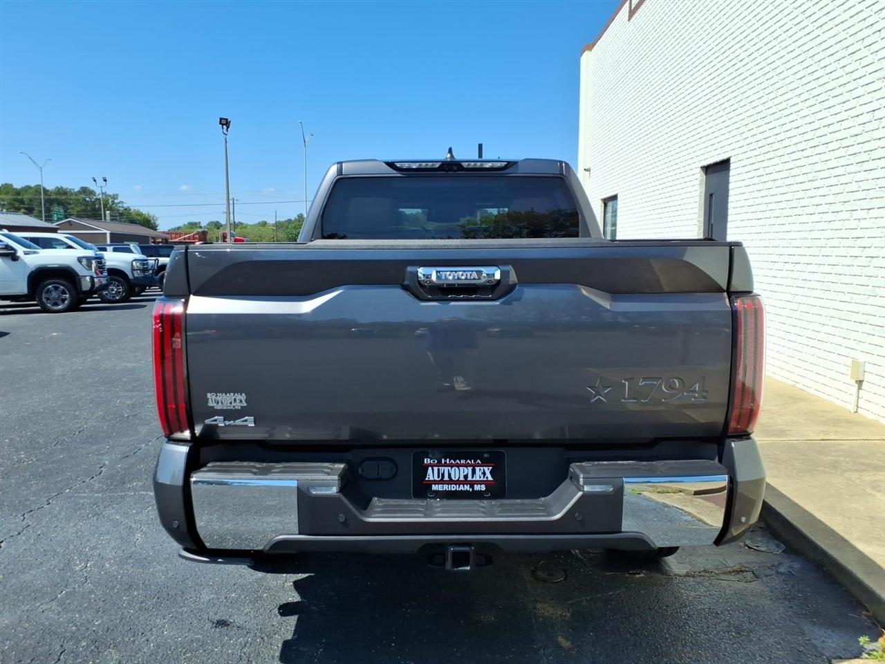 Toyota Tundra  2025