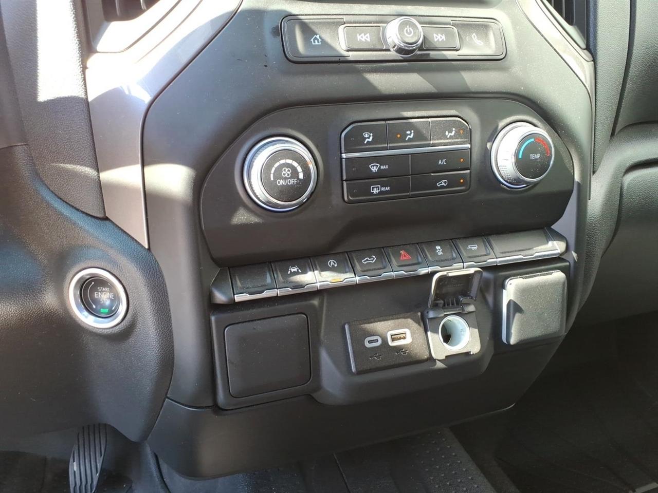 Chevrolet Silverado 1500  2025