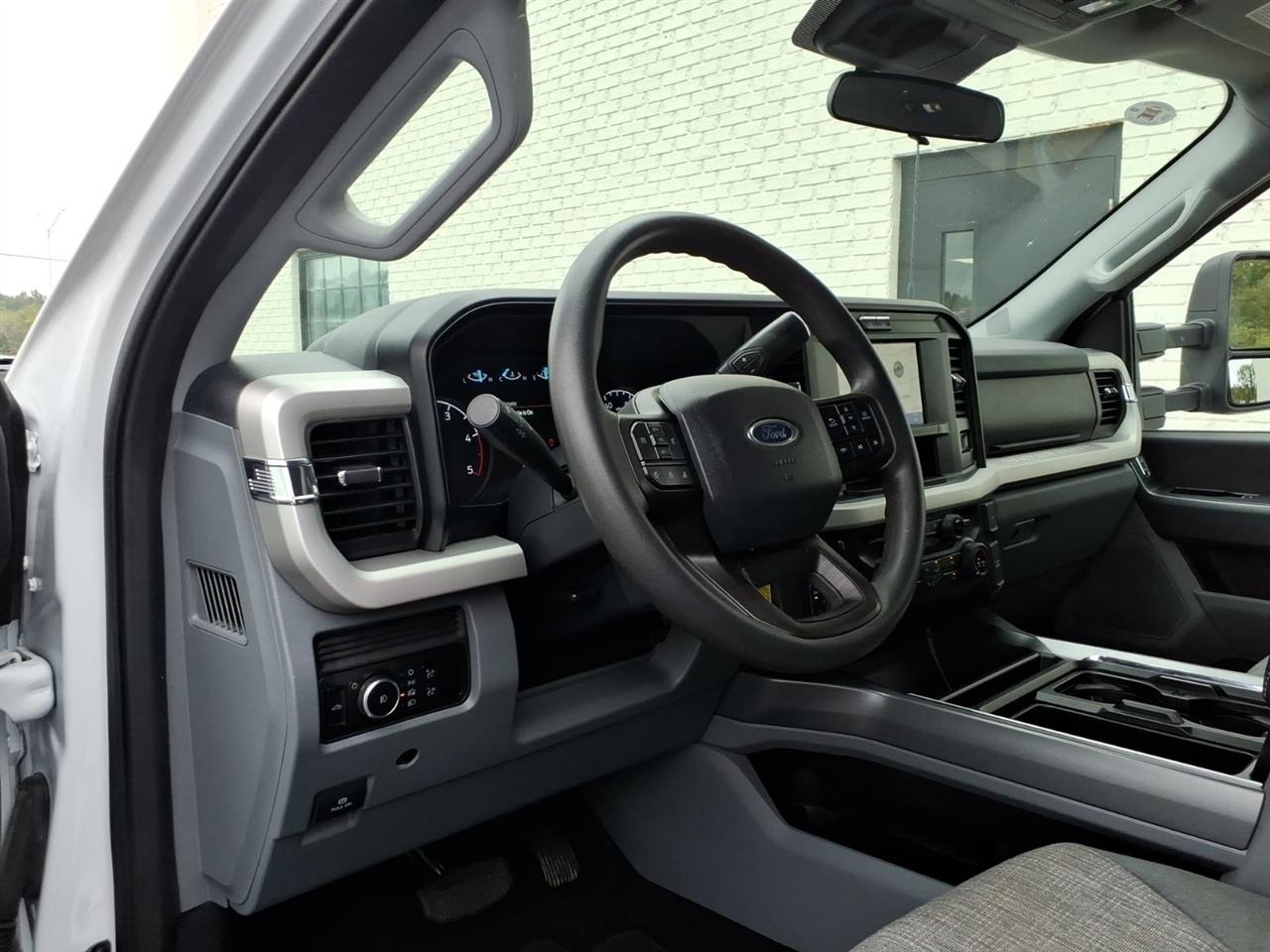 Ford F-250 SD  2025