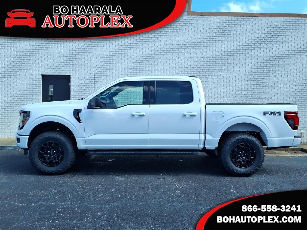 2025 Ford F-150 XLT 4WD SuperCrew 5.5' Box 5.0 V8