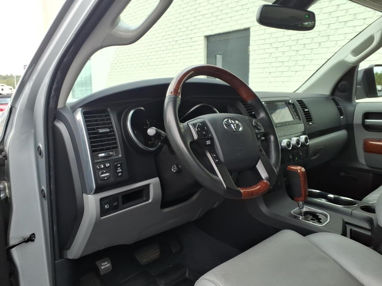 Toyota Sequoia  2020