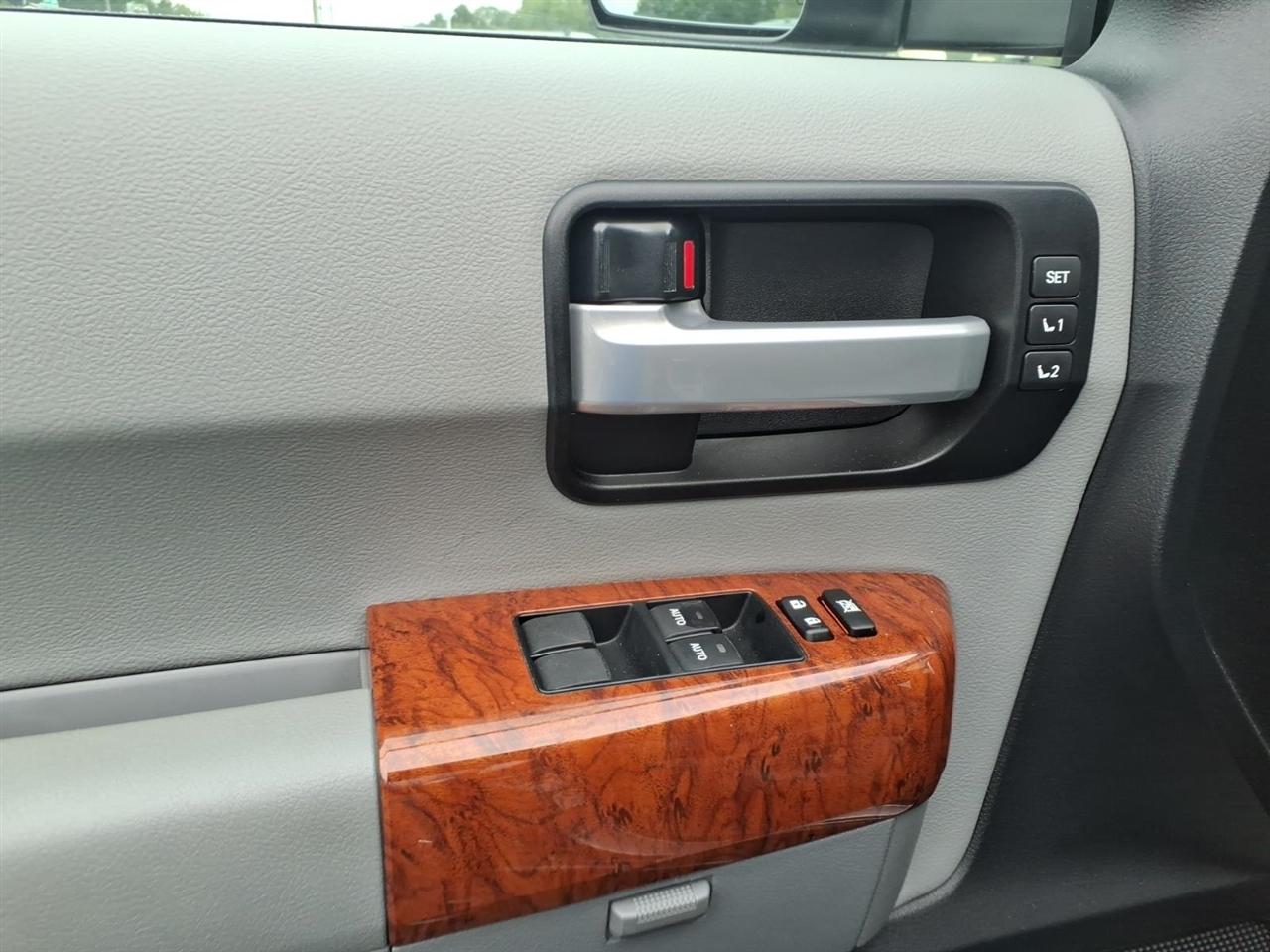 Toyota Sequoia  2020