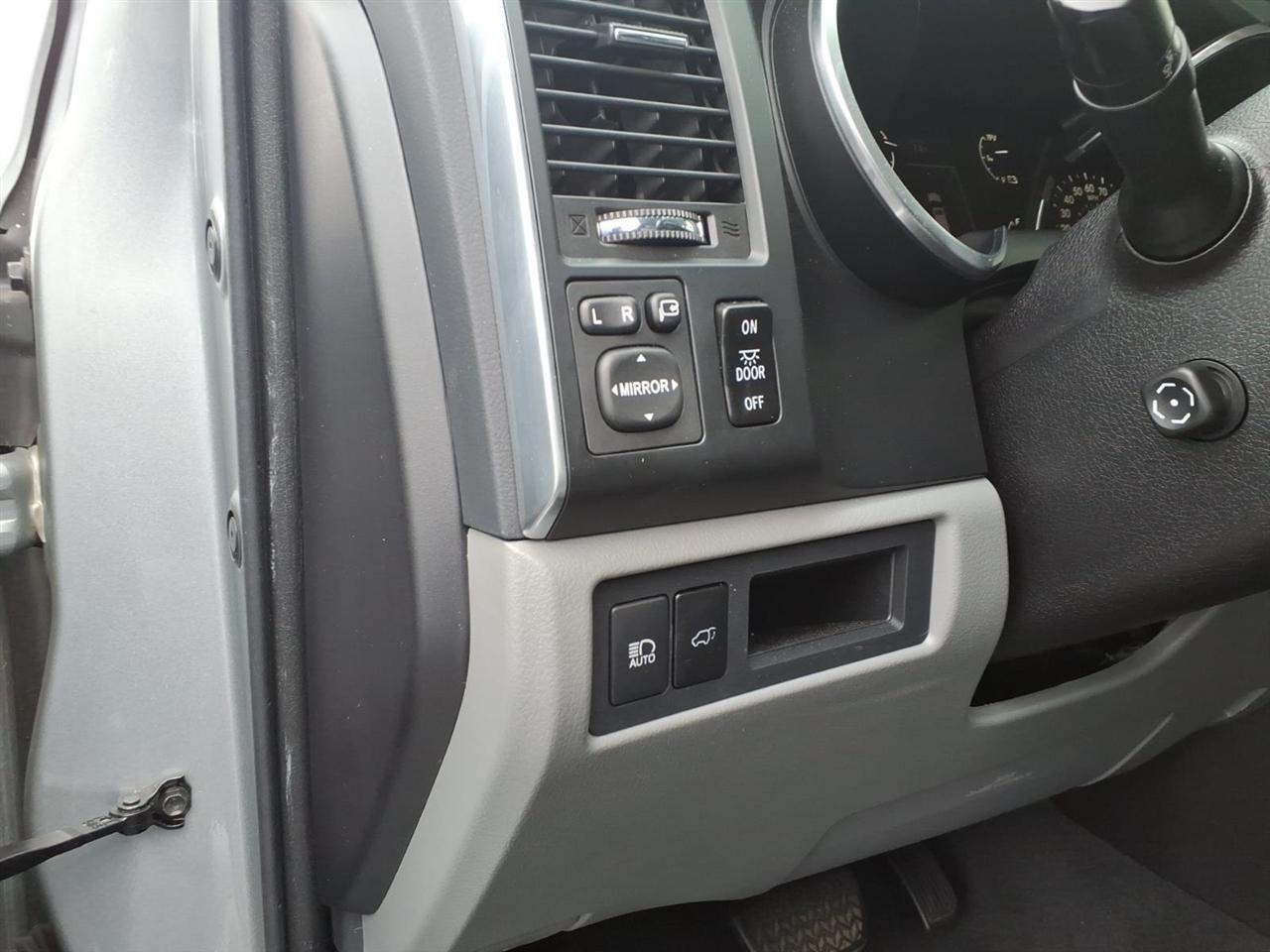 Toyota Sequoia  2020