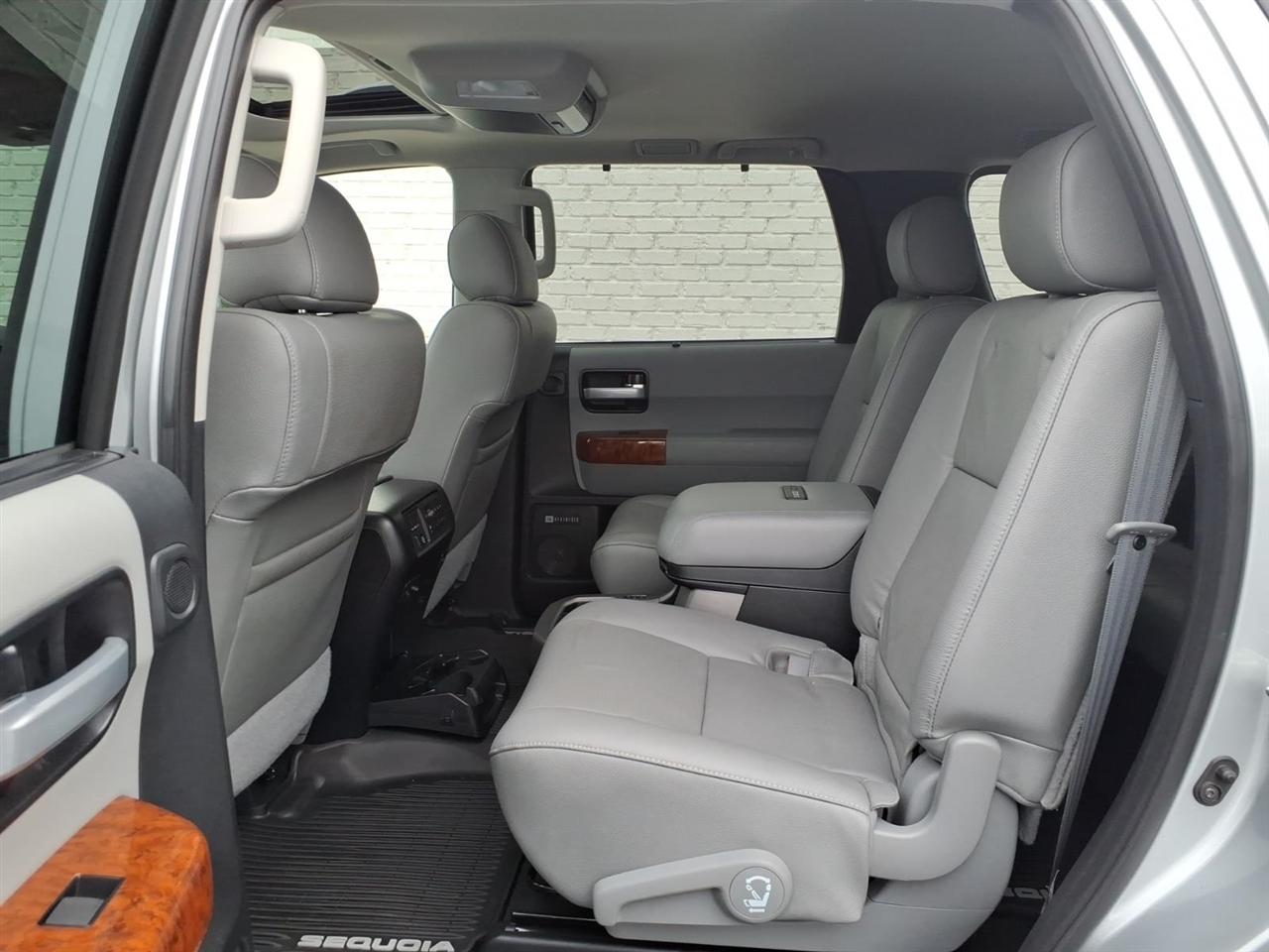 Toyota Sequoia  2020