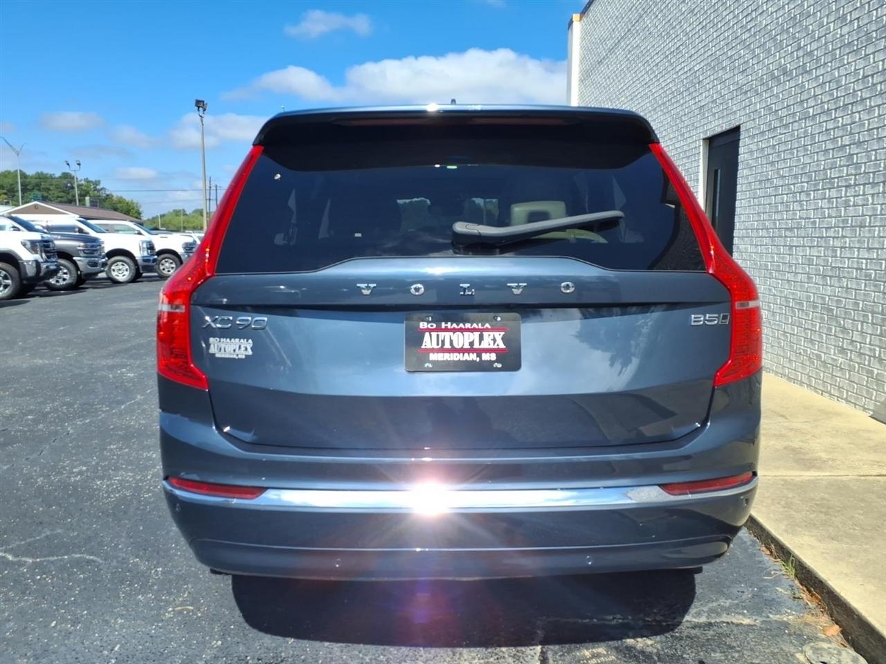 Volvo XC90  2025