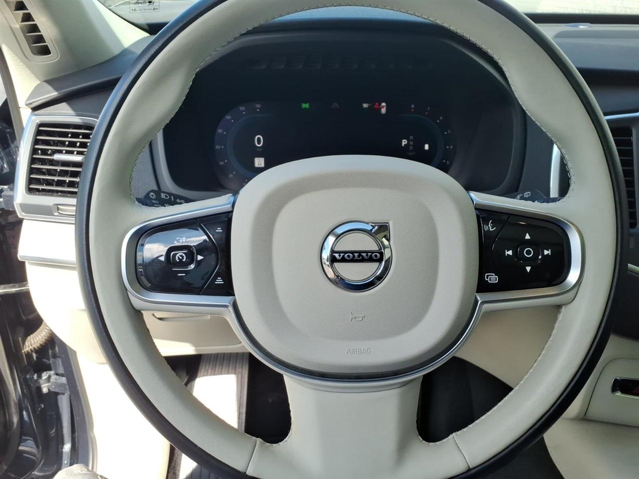 Volvo XC90  2025