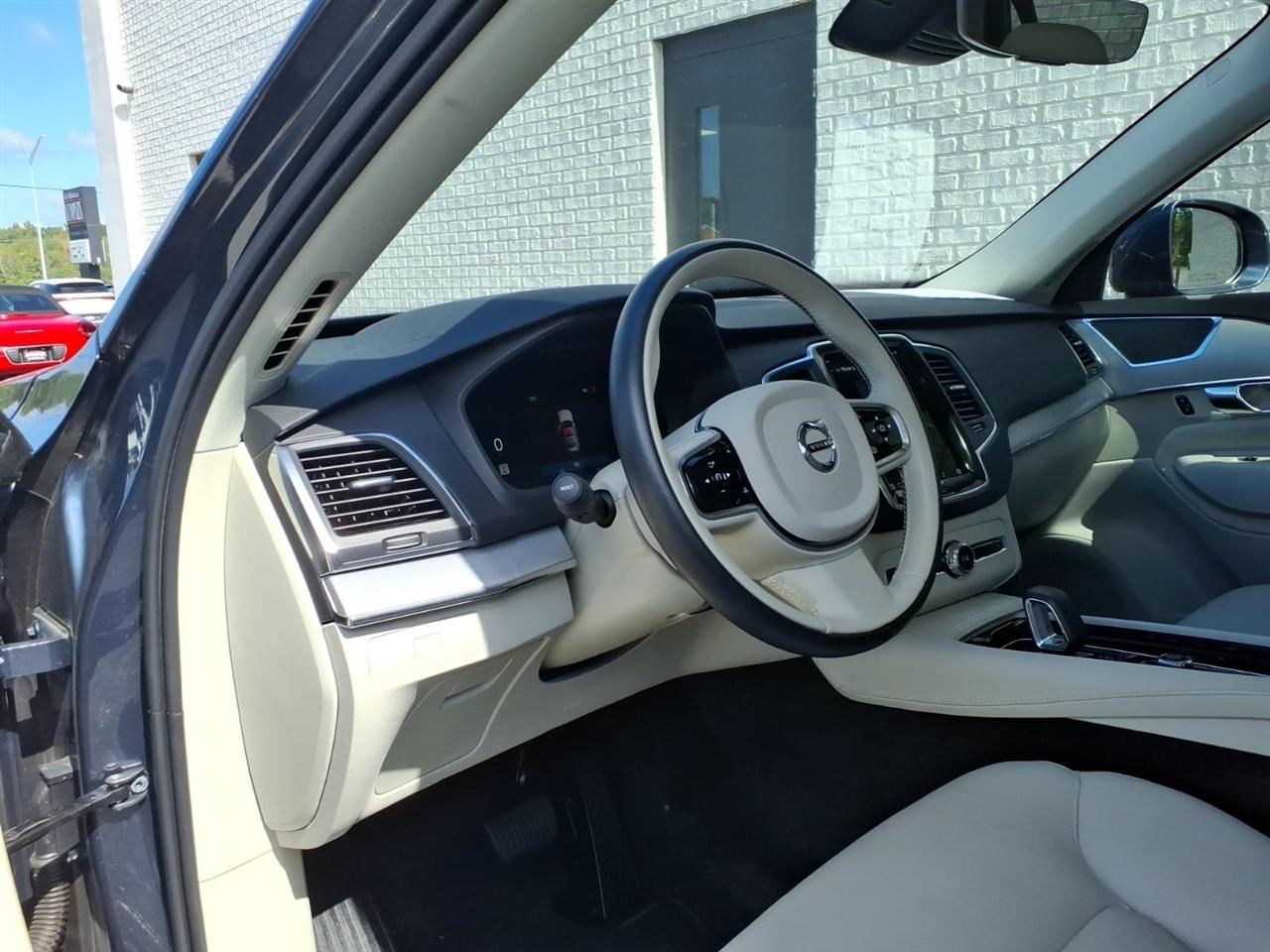 Volvo XC90  2025