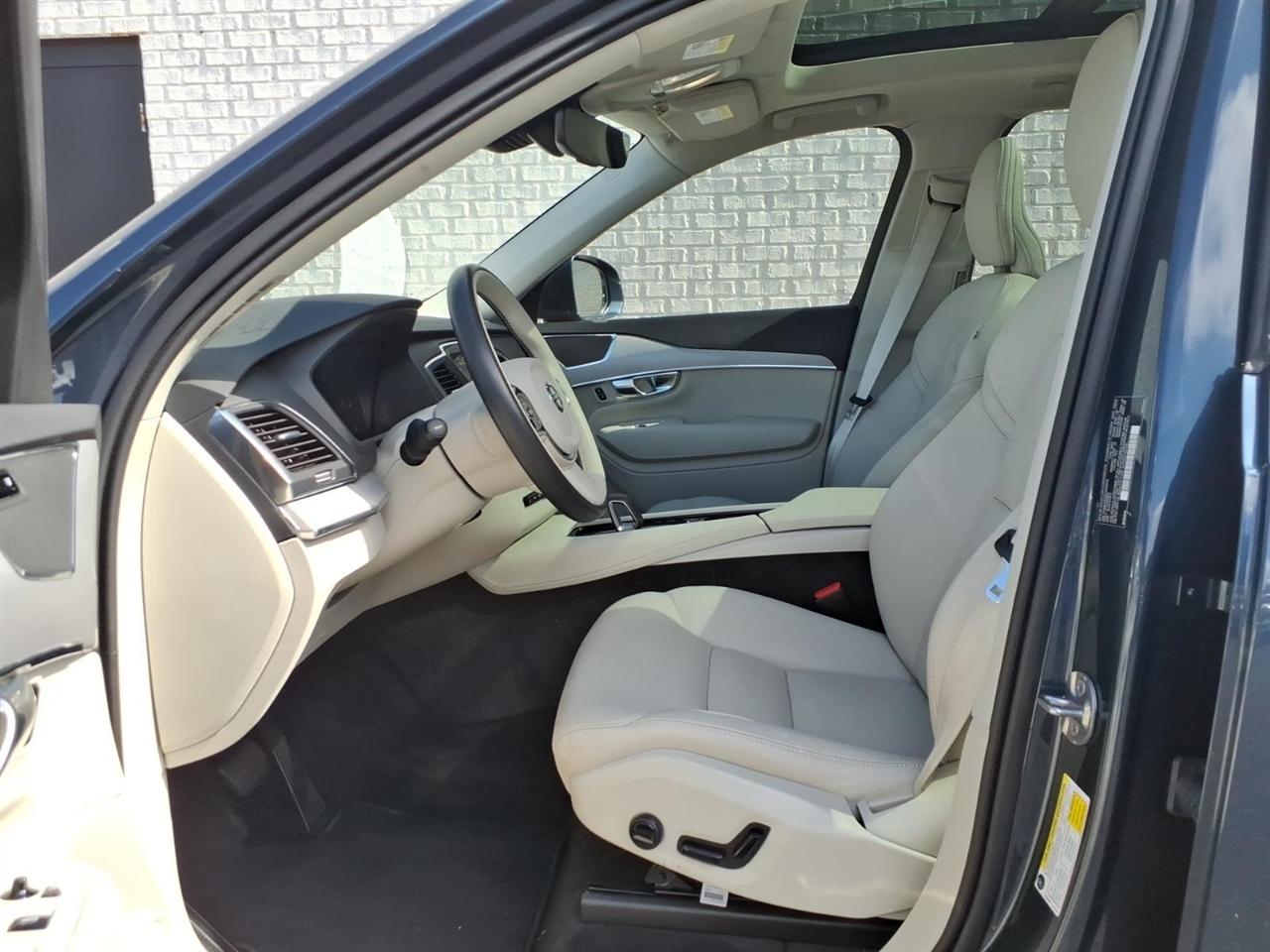 Volvo XC90  2025