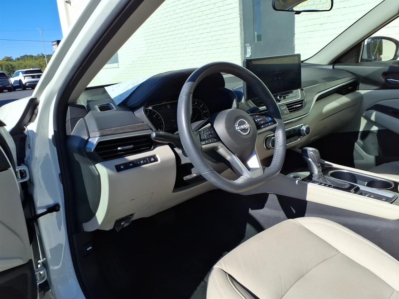 Nissan Altima  2024