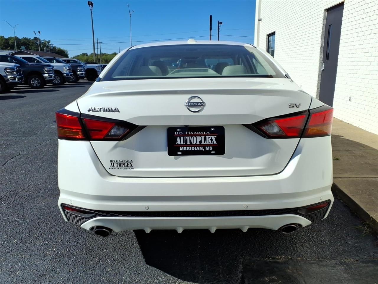 Nissan Altima  2024