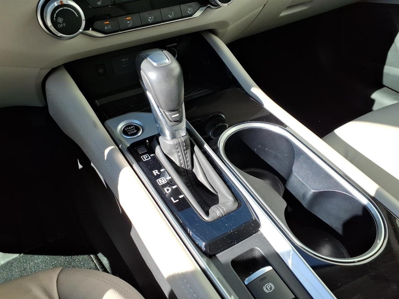 Nissan Altima  2024