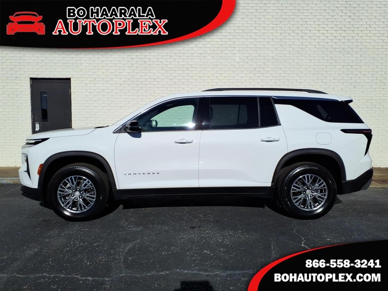 2026 Chevrolet Traverse LT 2WD