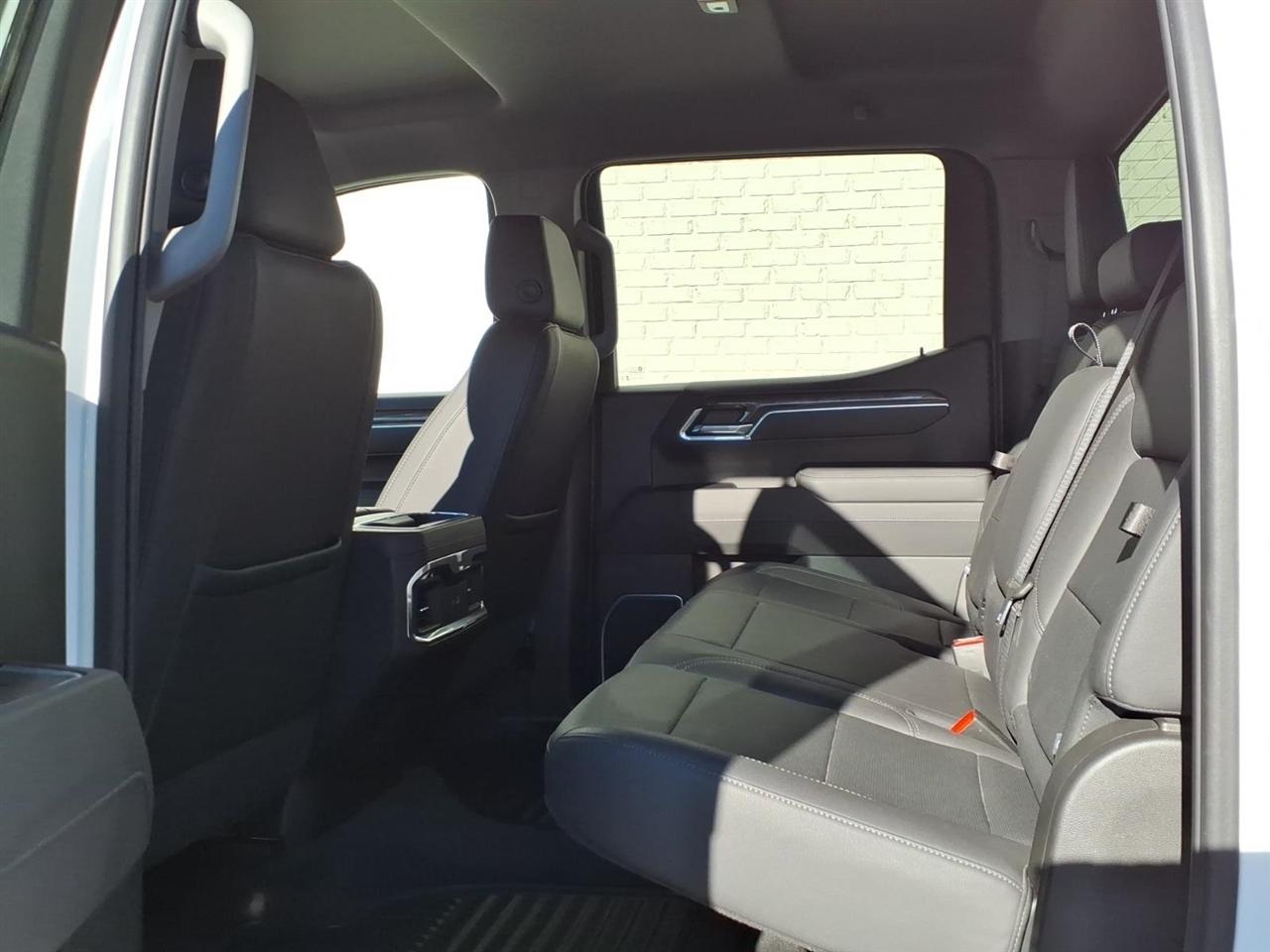 Chevrolet Silverado 1500  2025