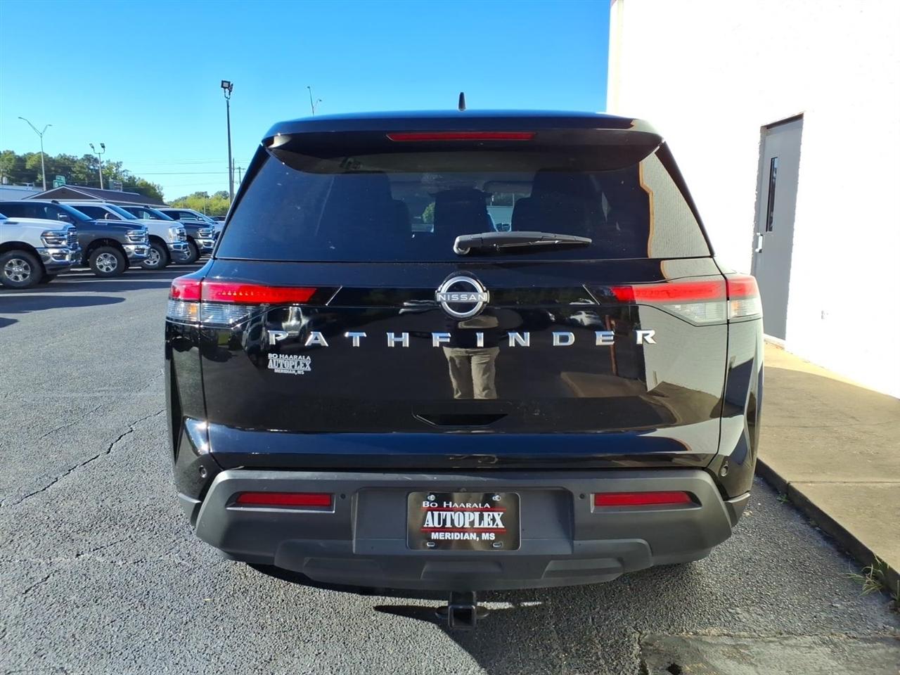 Nissan Pathfinder  2025