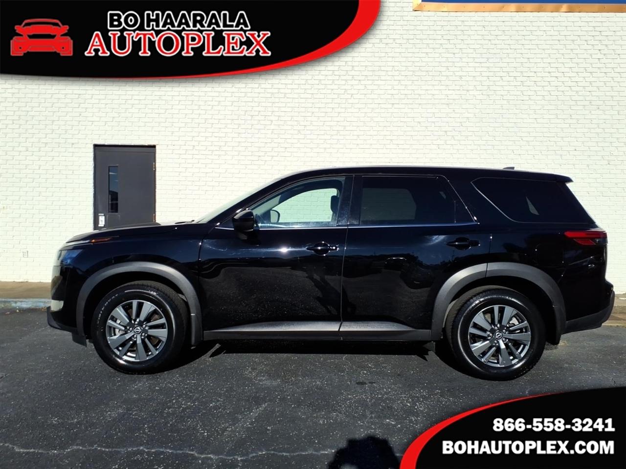 2025 Nissan Pathfinder S