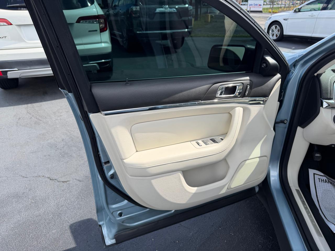 Lincoln MKS AWD 2009