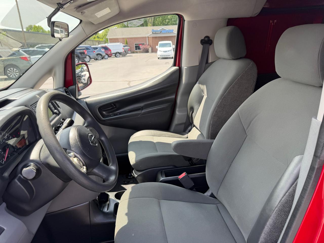 Nissan NV200 I4 SV 2013
