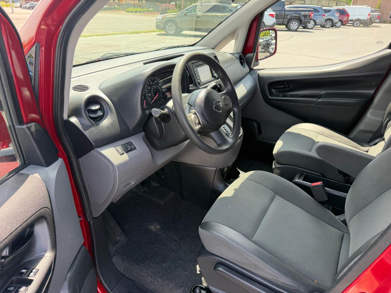 Nissan NV200 I4 SV 2013