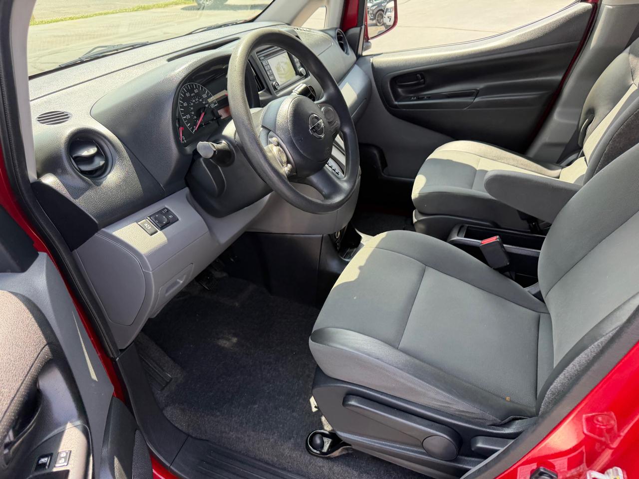 Nissan NV200 I4 SV 2013