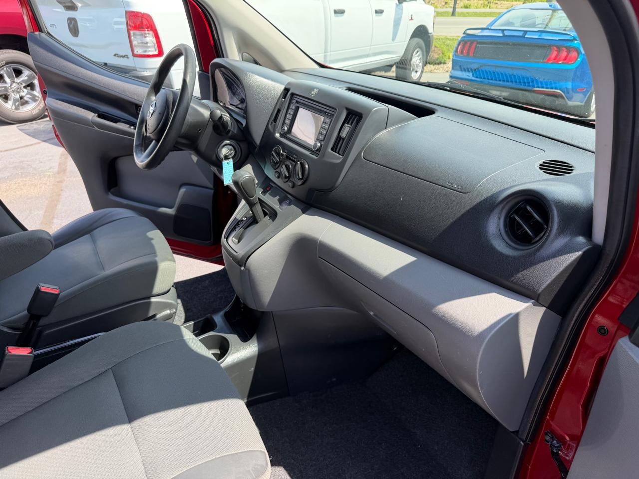 Nissan NV200 I4 SV 2013