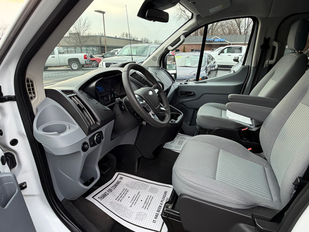 Ford Transit Wagon T-350 148" Low Roof XLT Swing-Out RH Dr 2017