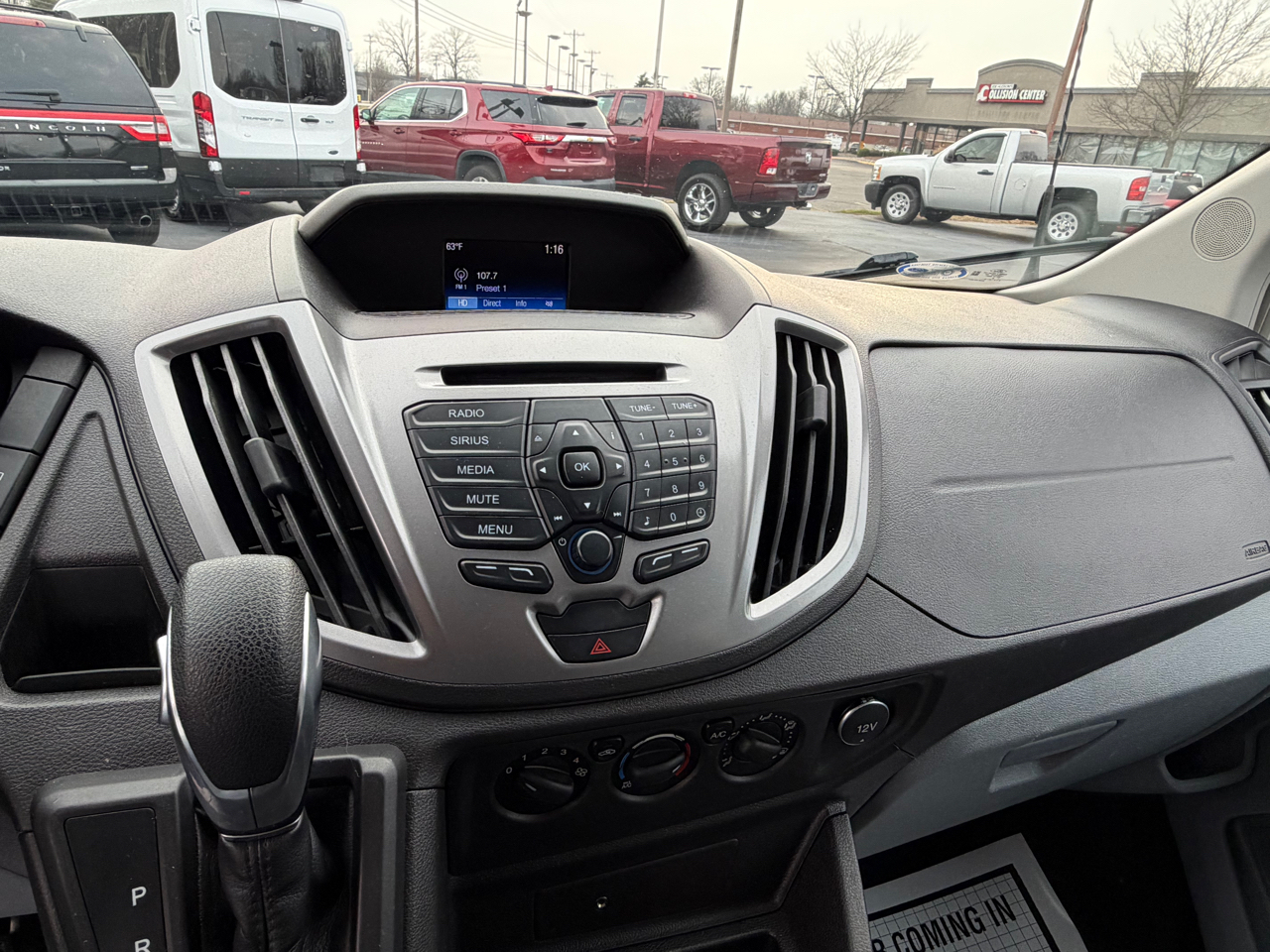 Ford Transit Wagon T-350 148" Low Roof XLT Swing-Out RH Dr 2017