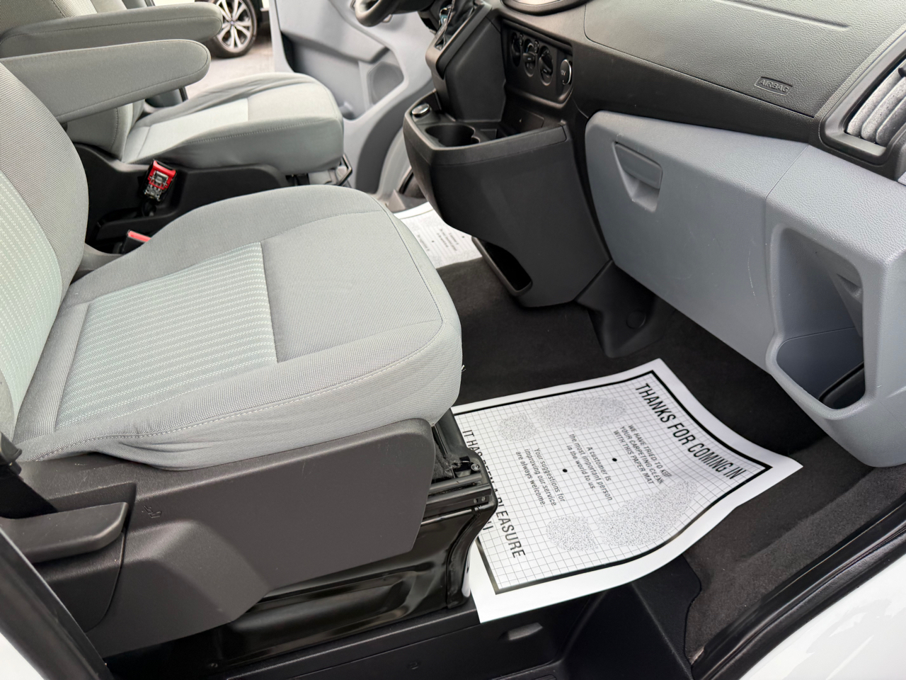 Ford Transit Wagon T-350 148" Low Roof XLT Swing-Out RH Dr 2017