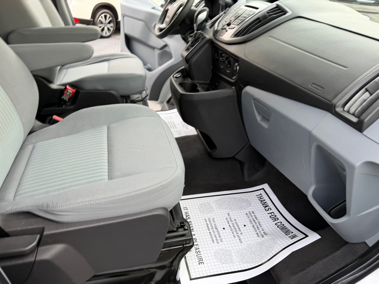 Ford Transit Wagon T-350 148" Low Roof XLT Swing-Out RH Dr 2017