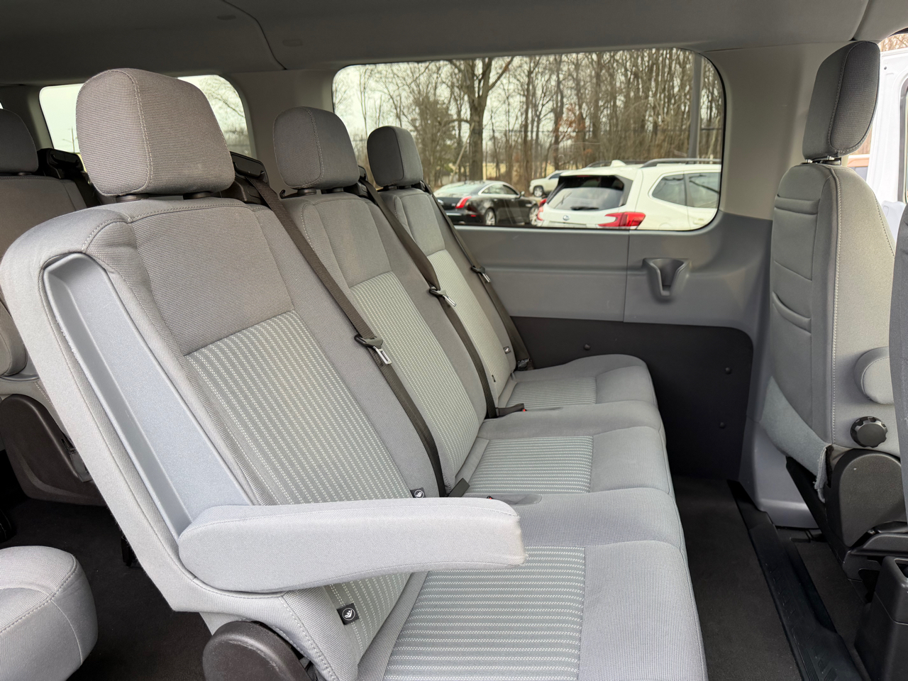 Ford Transit Wagon T-350 148" Low Roof XLT Swing-Out RH Dr 2017