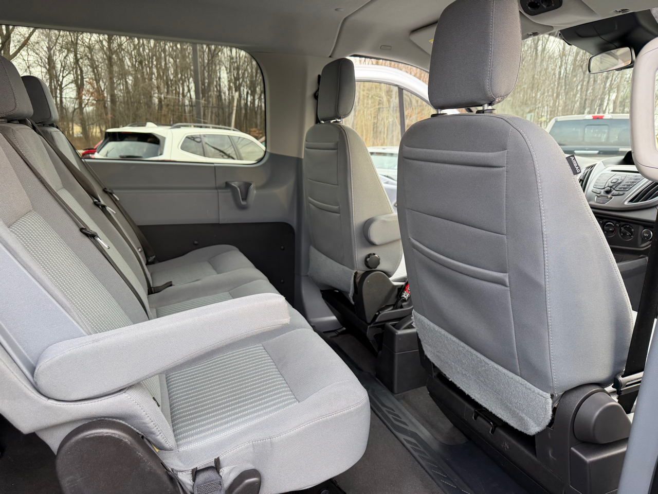 Ford Transit Wagon T-350 148" Low Roof XLT Swing-Out RH Dr 2017