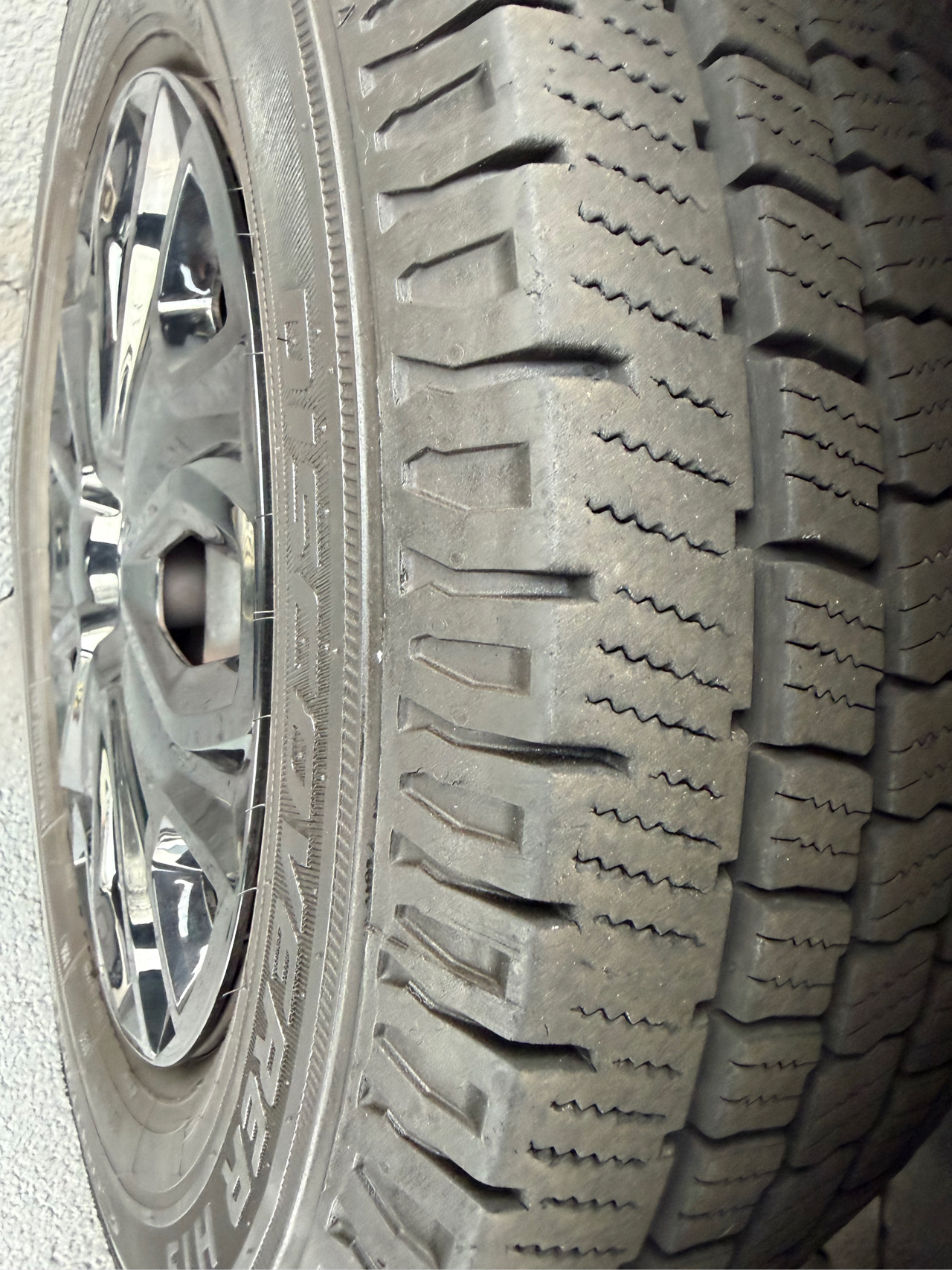 Ford Transit Wagon T-350 148" Low Roof XLT Swing-Out RH Dr 2017