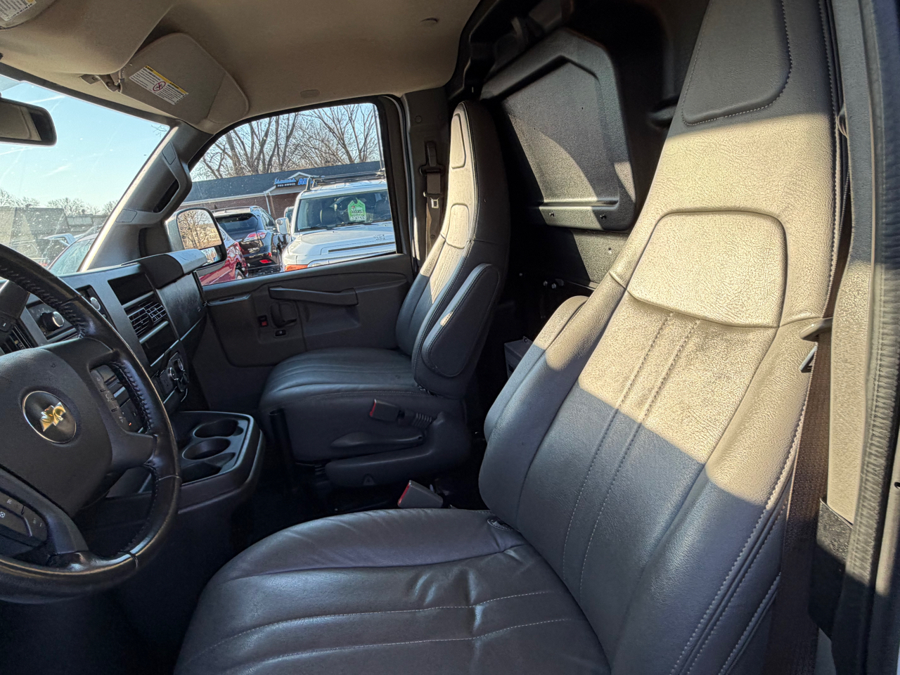 Chevrolet Express Cargo Van RWD 2500 135" 2020