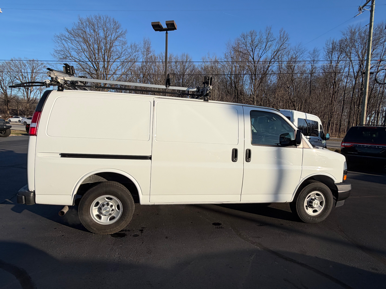 Chevrolet Express Cargo Van RWD 2500 135" 2020