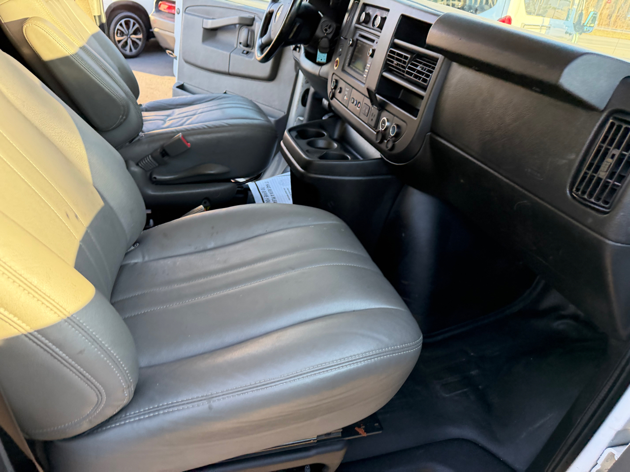 Chevrolet Express Cargo Van RWD 2500 135" 2020