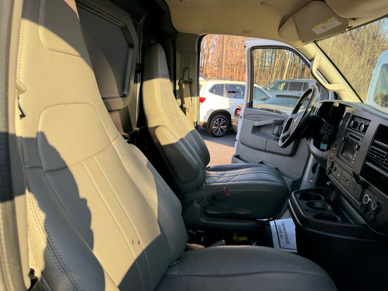 Chevrolet Express Cargo Van RWD 2500 135" 2020