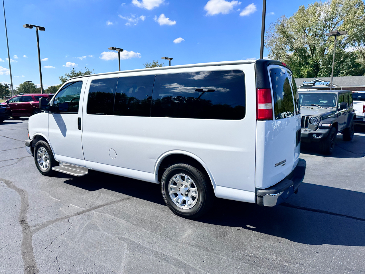 2014 Chevrolet Express Passenger LT photo 4