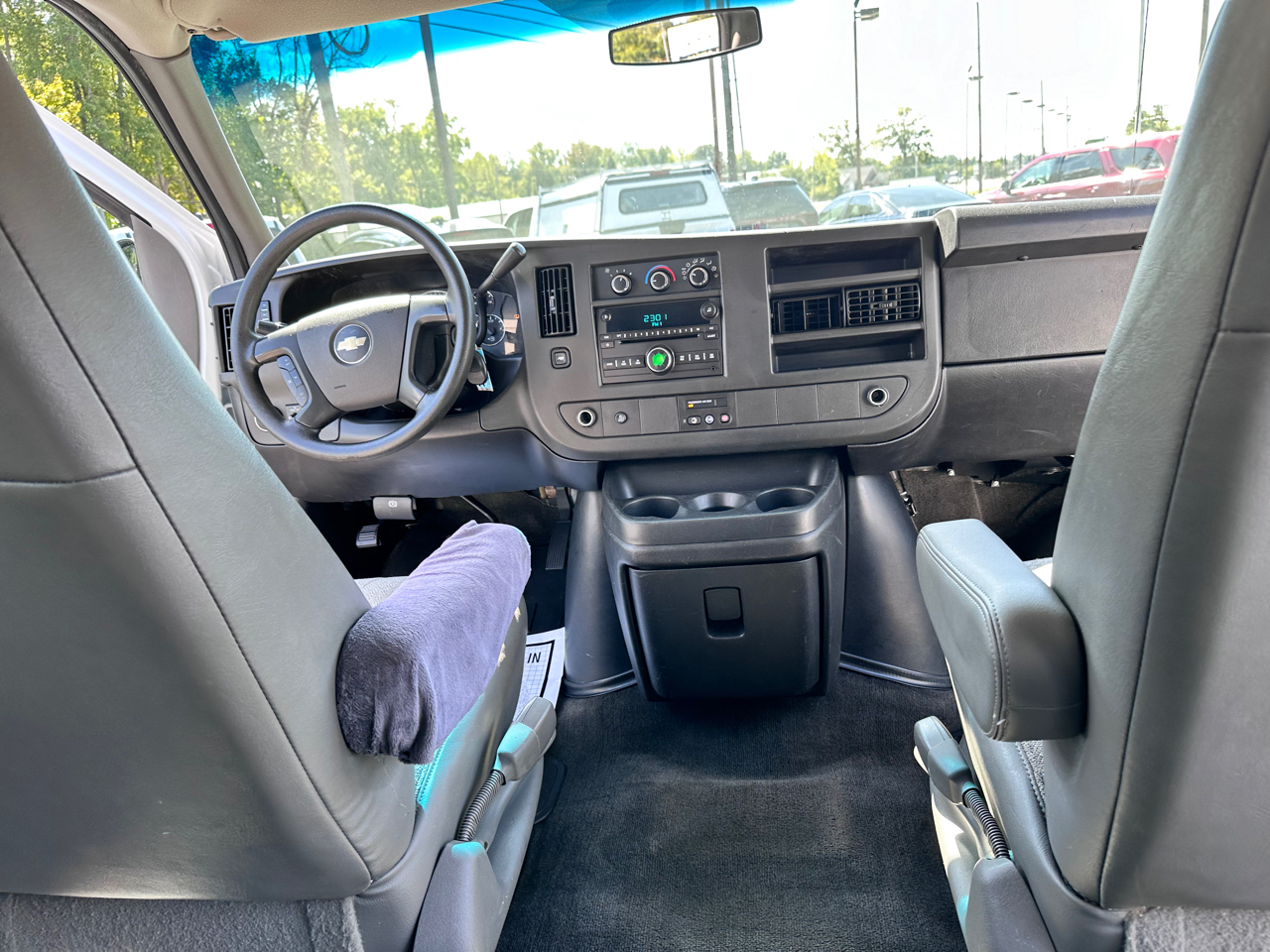 2014 Chevrolet Express Passenger LT photo 19