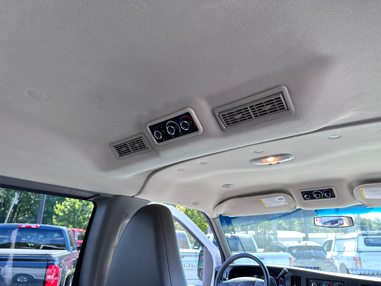 2014 Chevrolet Express Passenger LT photo 20