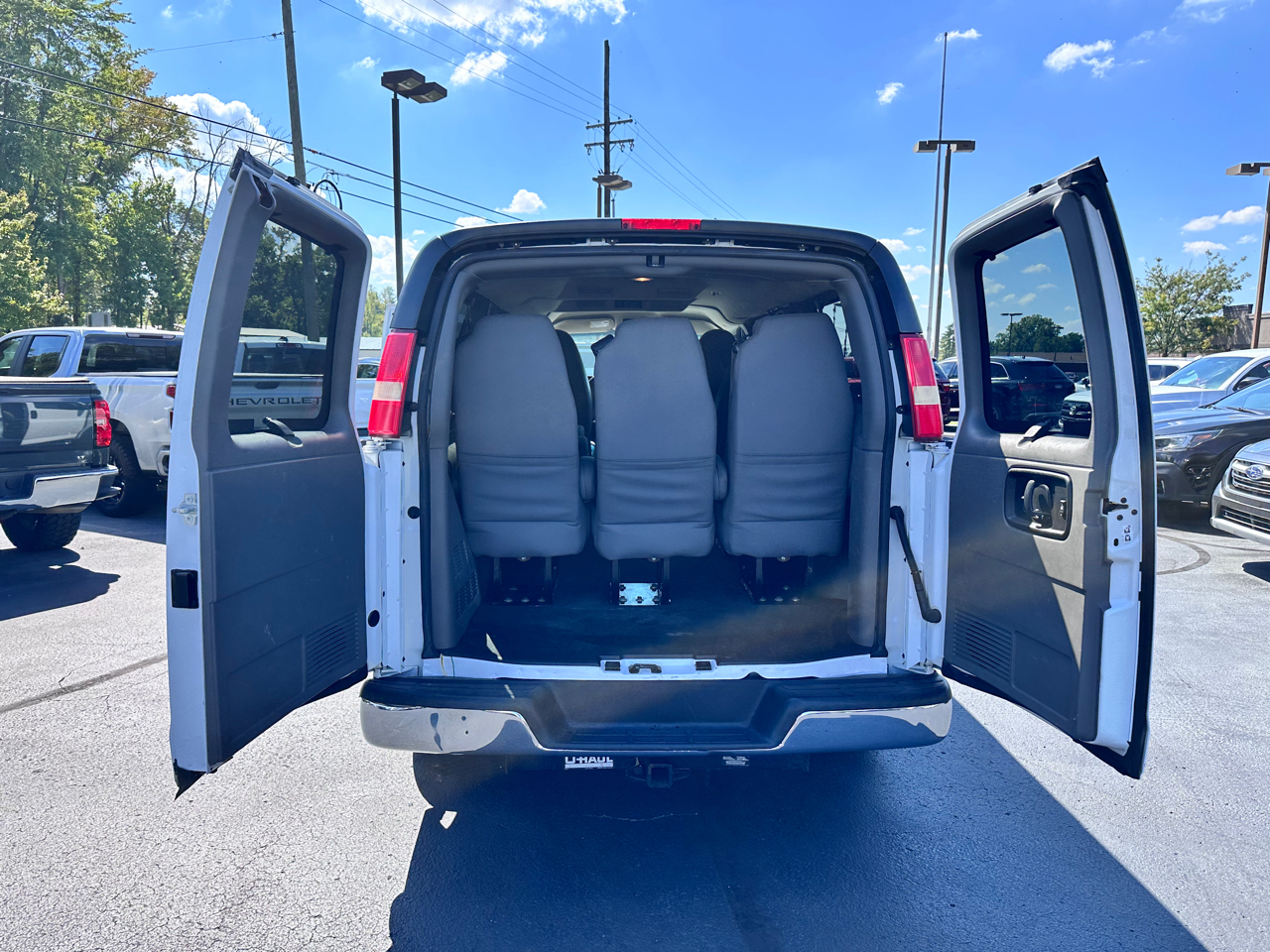 2014 Chevrolet Express Passenger LT photo 21