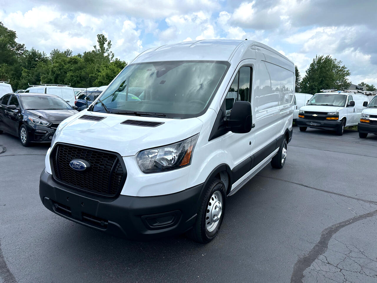 Ford Transit Cargo Van T-250 130" Med Rf 9070 GVWR AWD 2022 Ford Transit Cargo Van T-250 130" Med Rf 9070 GVWR AWD 2022