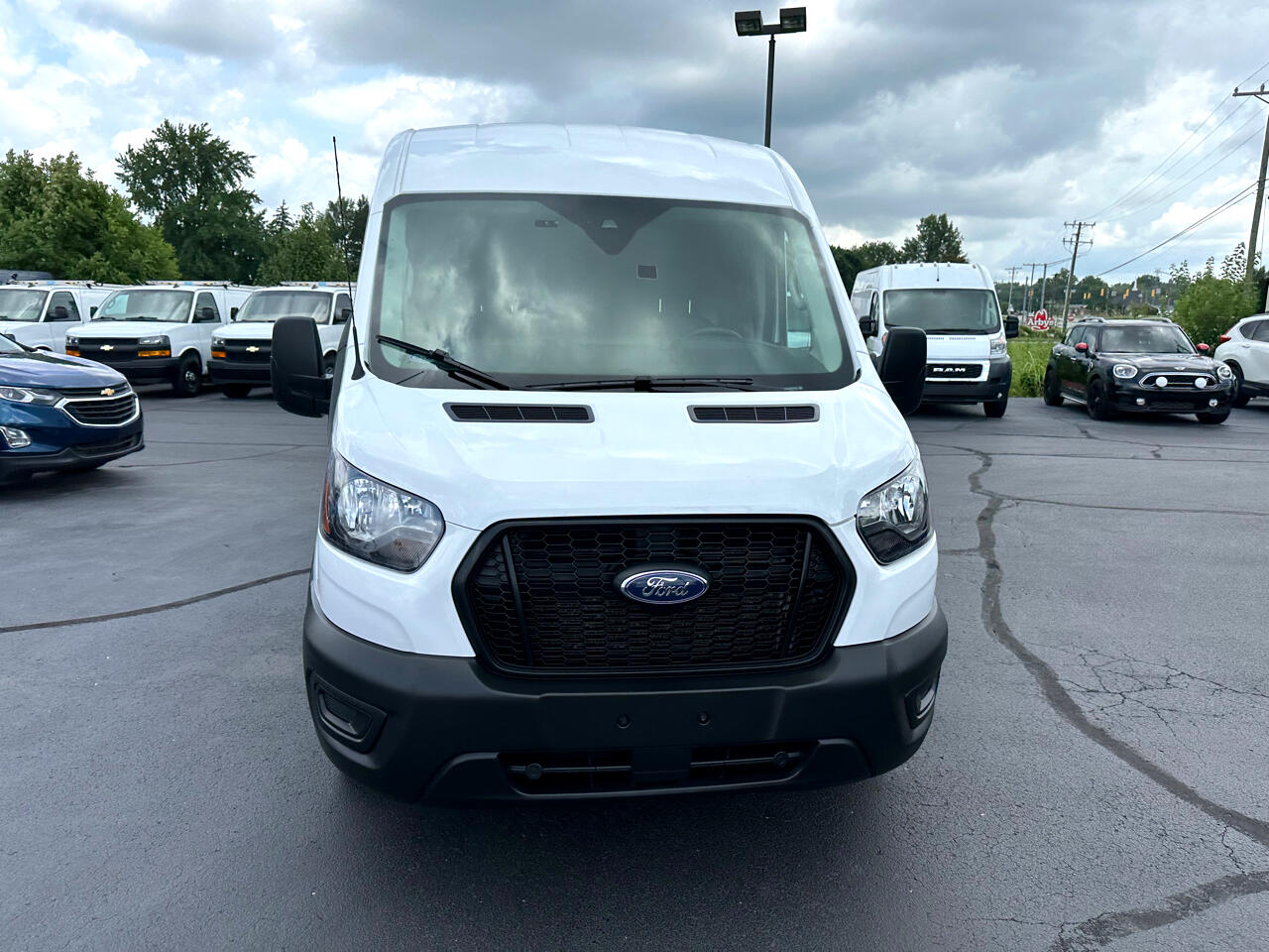 Ford Transit Cargo Van T-250 130" Med Rf 9070 GVWR AWD 2022 Ford Transit Cargo Van T-250 130" Med Rf 9070 GVWR AWD 2022