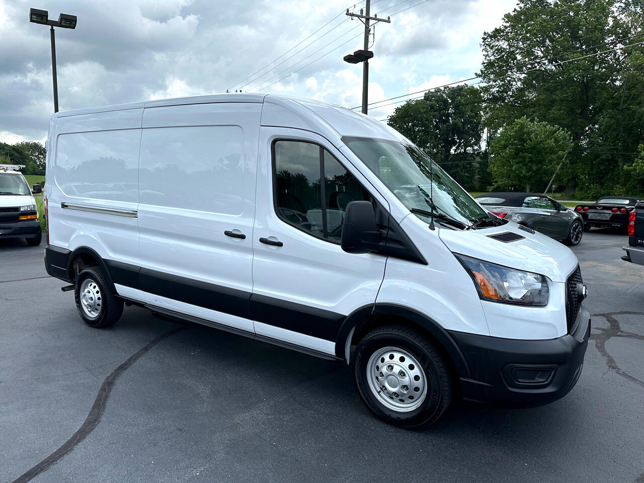 Ford Transit Cargo Van T-250 130" Med Rf 9070 GVWR AWD 2022 Ford Transit Cargo Van T-250 130" Med Rf 9070 GVWR AWD 2022