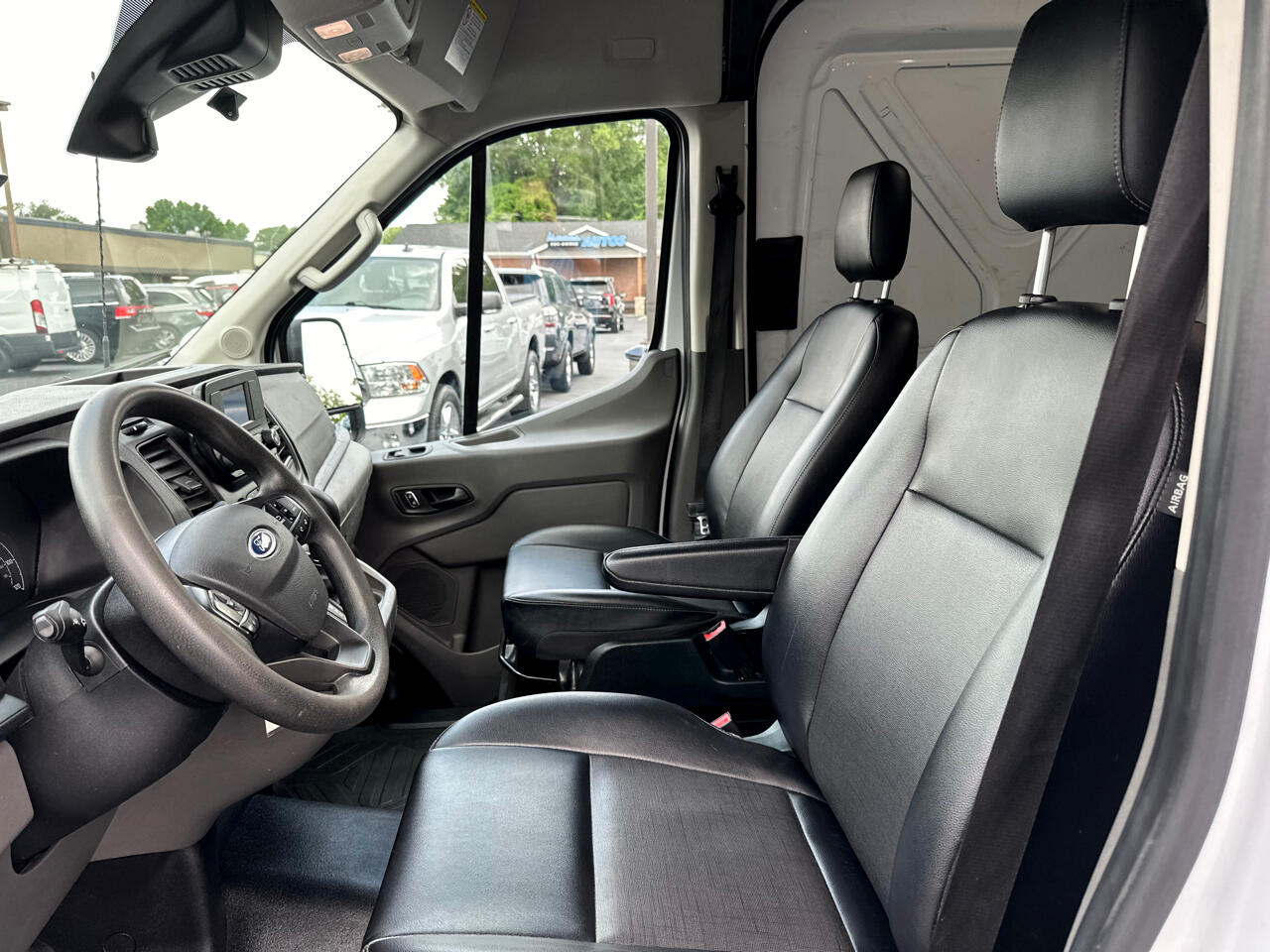 Ford Transit Cargo Van T-250 130" Med Rf 9070 GVWR AWD 2022 Ford Transit Cargo Van T-250 130" Med Rf 9070 GVWR AWD 2022