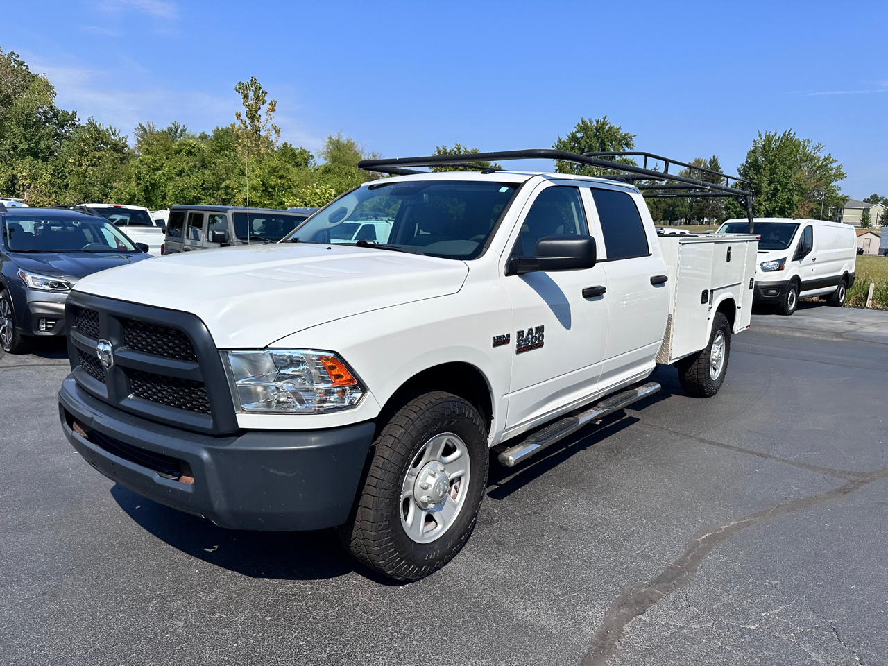 RAM 2500 Tradesman 4x2 Crew Cab 8' Box 2018 RAM 2500 Tradesman 4x2 Crew Cab 8' Box 2018