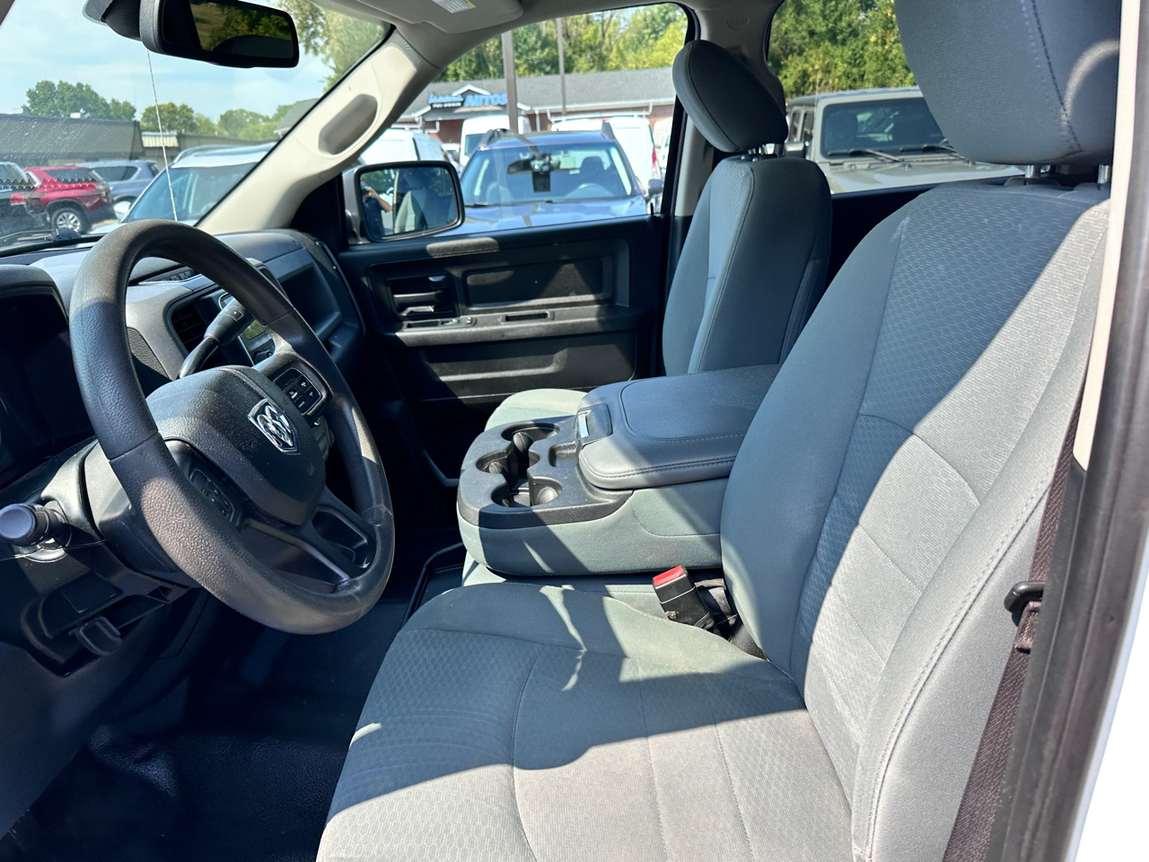 RAM 2500 Tradesman 4x2 Crew Cab 8' Box 2018 RAM 2500 Tradesman 4x2 Crew Cab 8' Box 2018
