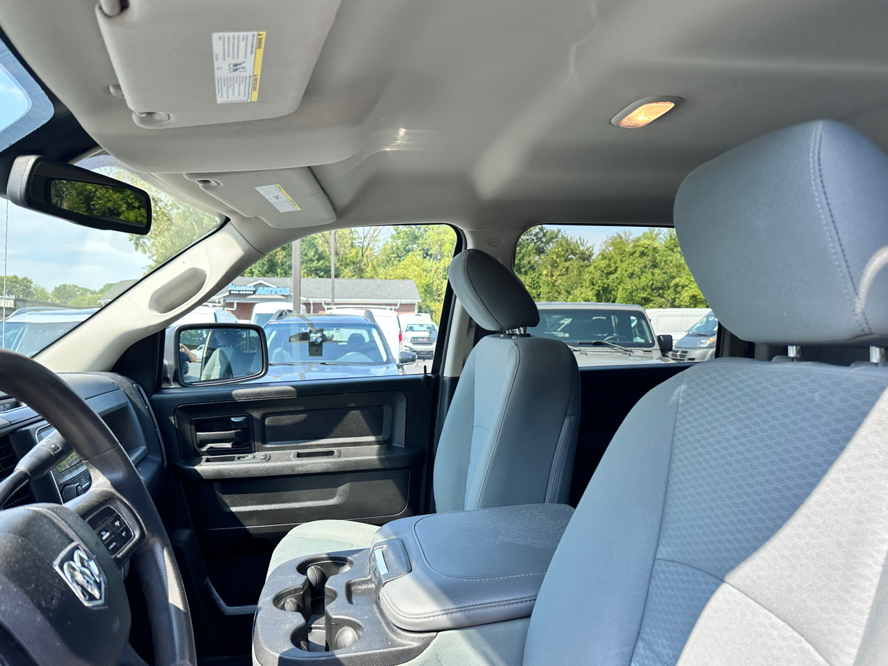 RAM 2500 Tradesman 4x2 Crew Cab 8' Box 2018 RAM 2500 Tradesman 4x2 Crew Cab 8' Box 2018
